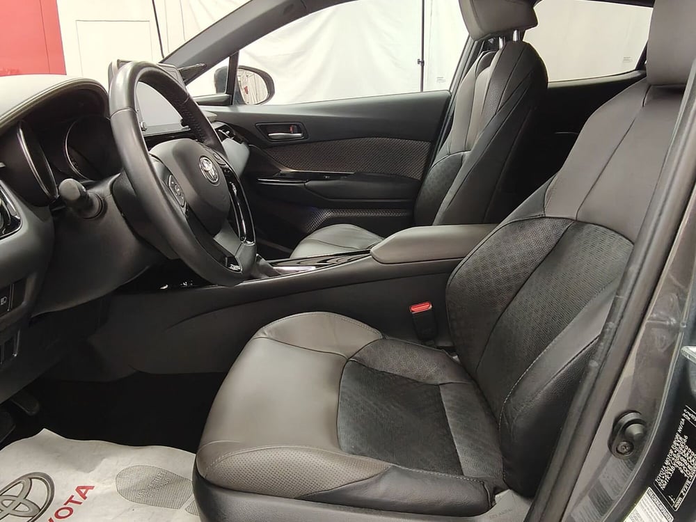 Toyota Toyota C-HR usata a Roma (14)