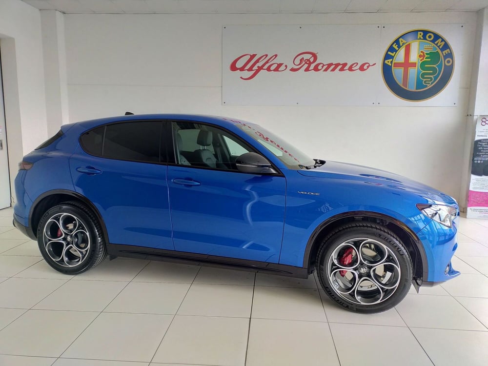 Alfa Romeo Stelvio nuova a Reggio Emilia (4)