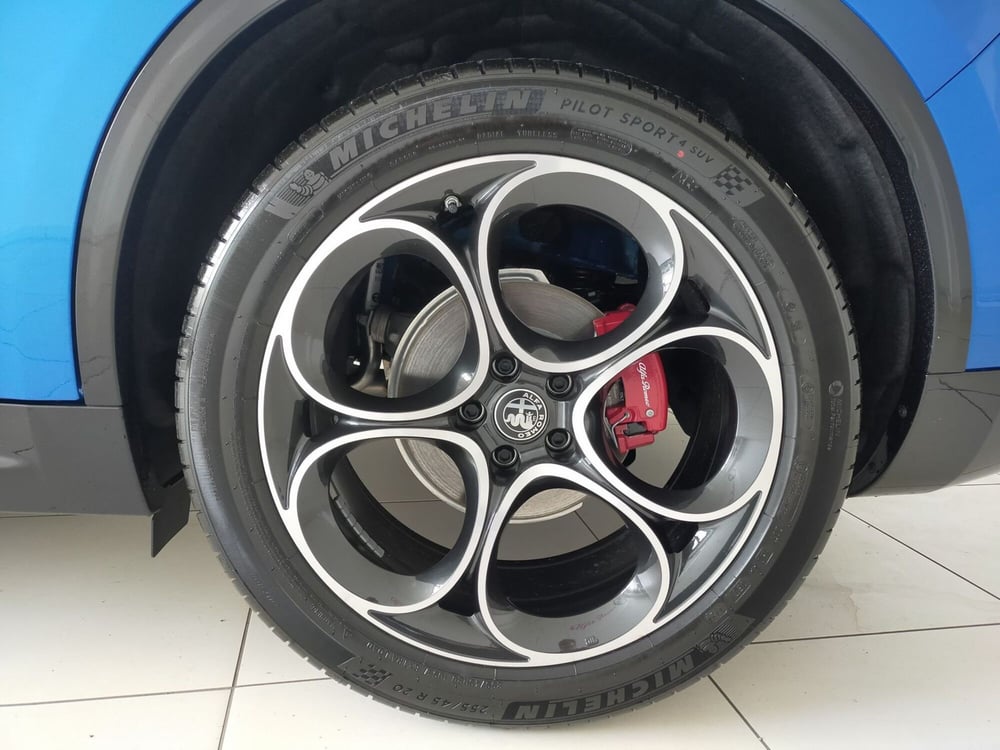 Alfa Romeo Stelvio nuova a Reggio Emilia (7)