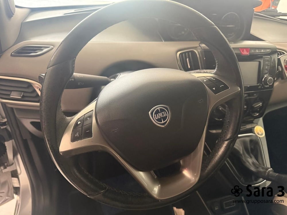 Lancia Ypsilon usata a Benevento (10)
