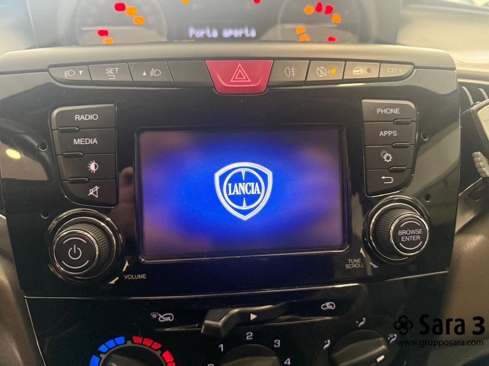 Lancia Ypsilon usata a Benevento (13)