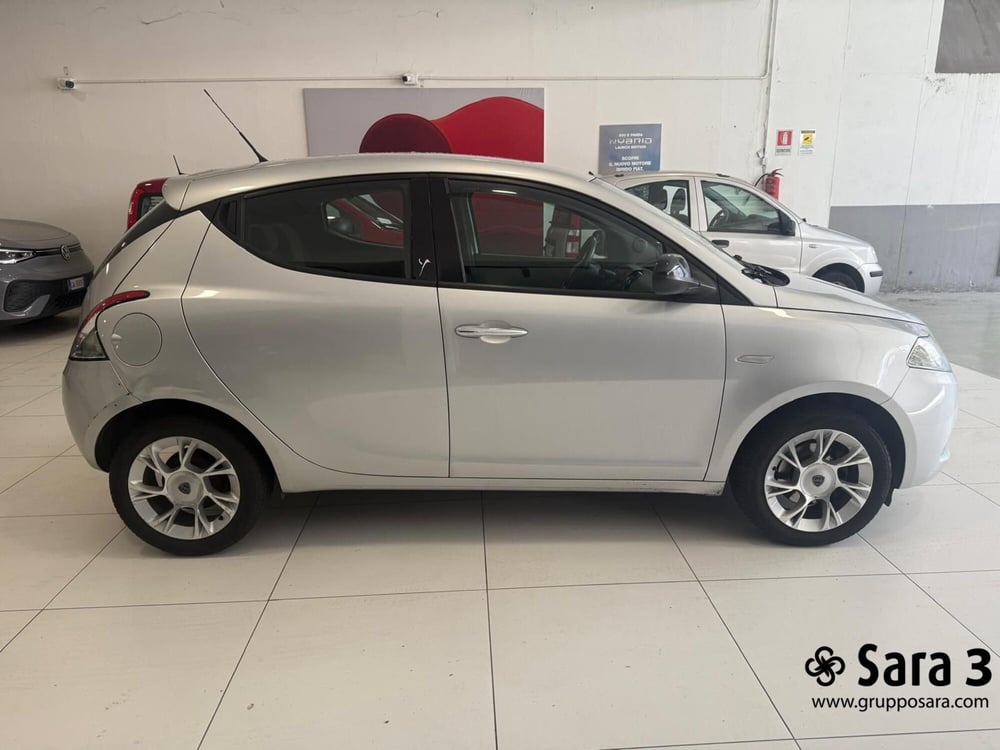 Lancia Ypsilon usata a Benevento (3)