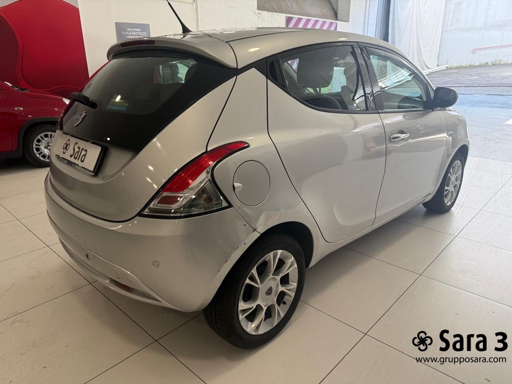 Lancia Ypsilon usata a Benevento (7)