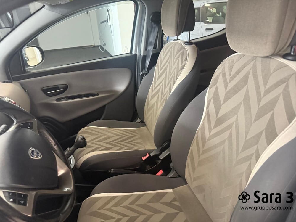 Lancia Ypsilon usata a Benevento (9)