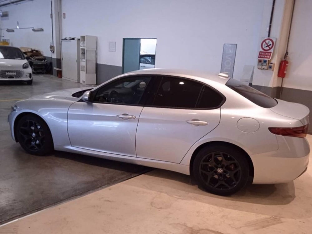 Alfa Romeo Giulia usata a Siena (10)