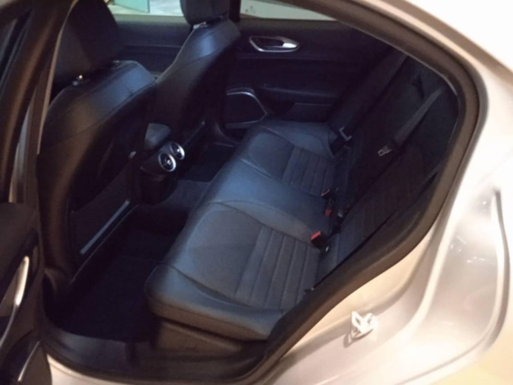 Alfa Romeo Giulia usata a Siena (13)