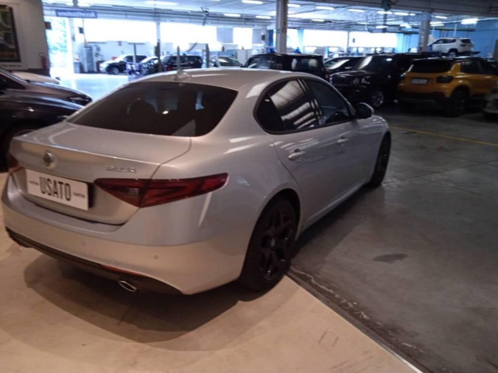 Alfa Romeo Giulia usata a Siena (15)