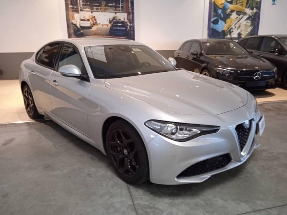 Alfa Romeo Giulia usata a Siena (16)