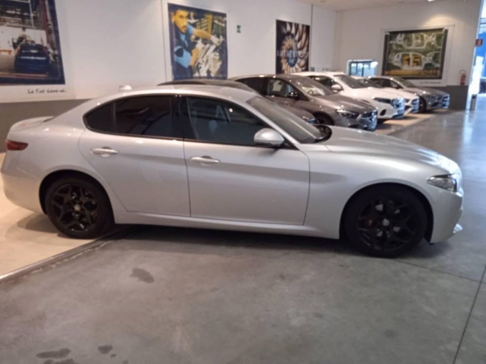 Alfa Romeo Giulia usata a Siena (17)
