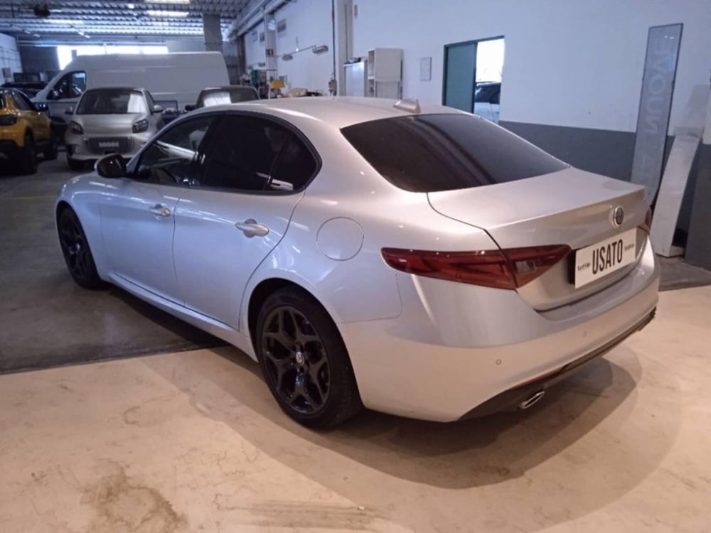 Alfa Romeo Giulia usata a Siena (18)
