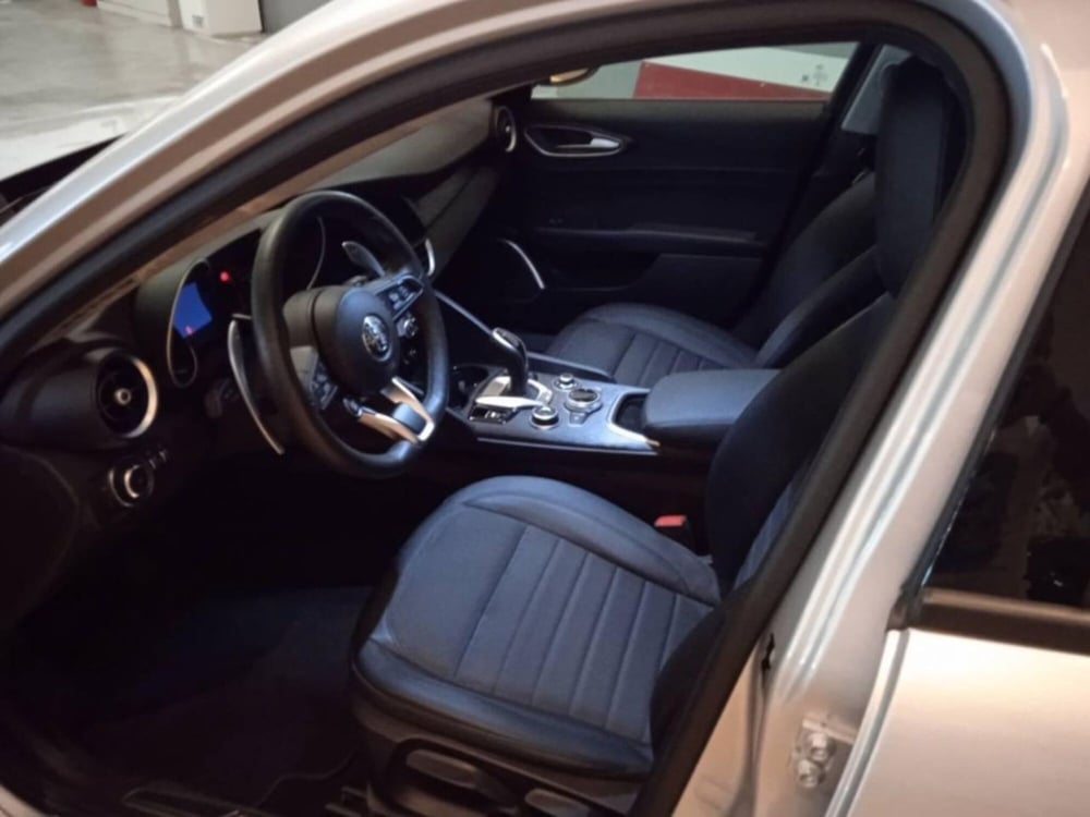 Alfa Romeo Giulia usata a Siena (19)
