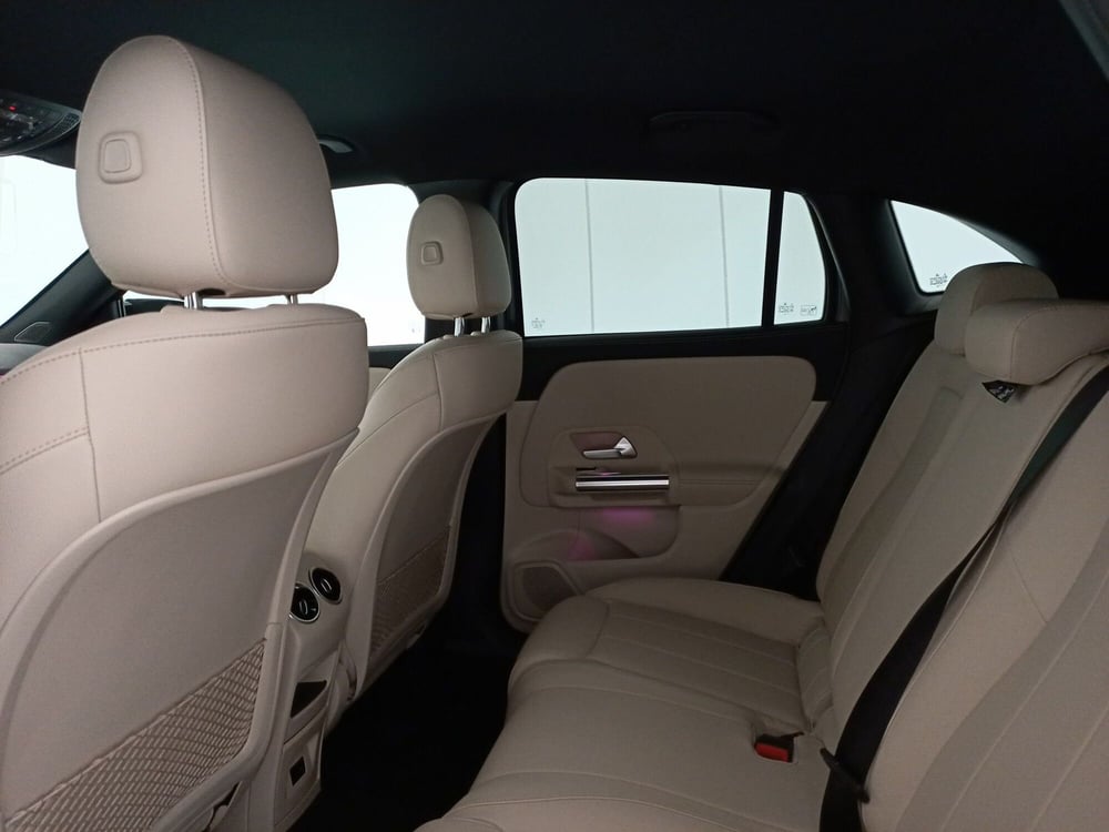 Mercedes-Benz GLA SUV usata a Matera (8)