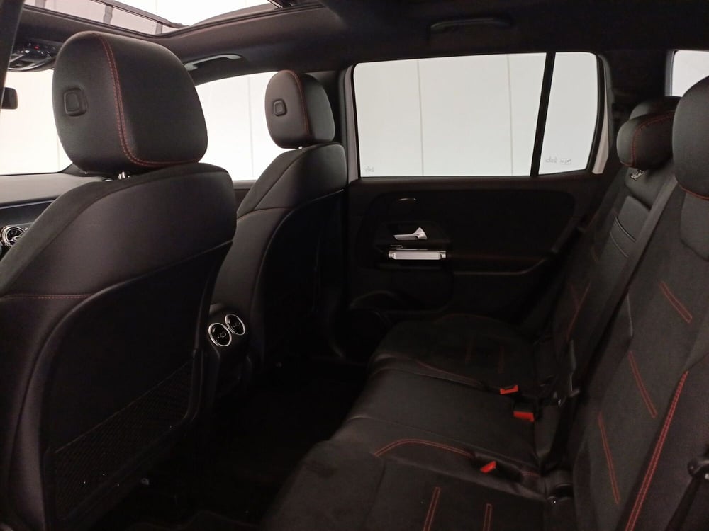 Mercedes-Benz GLB usata a Bari (8)