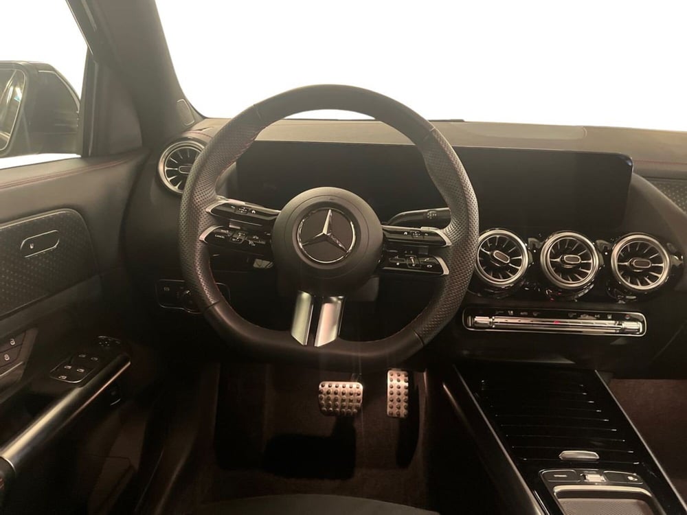 Mercedes-Benz EQA usata a Milano (11)
