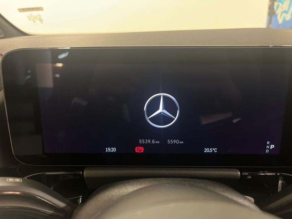 Mercedes-Benz EQA usata a Milano (13)