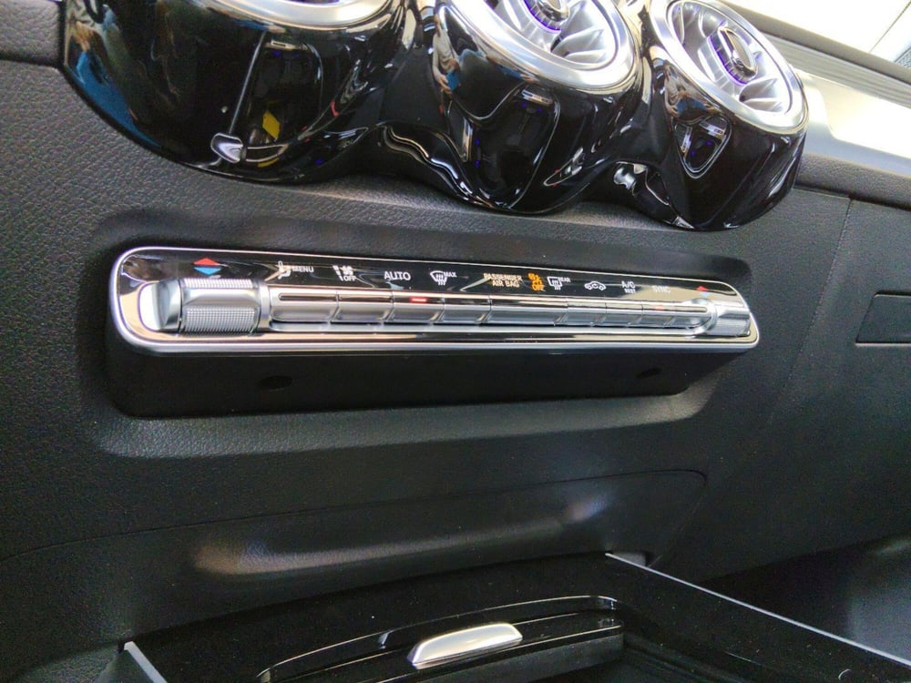 Mercedes-Benz GLB nuova a Pescara (15)