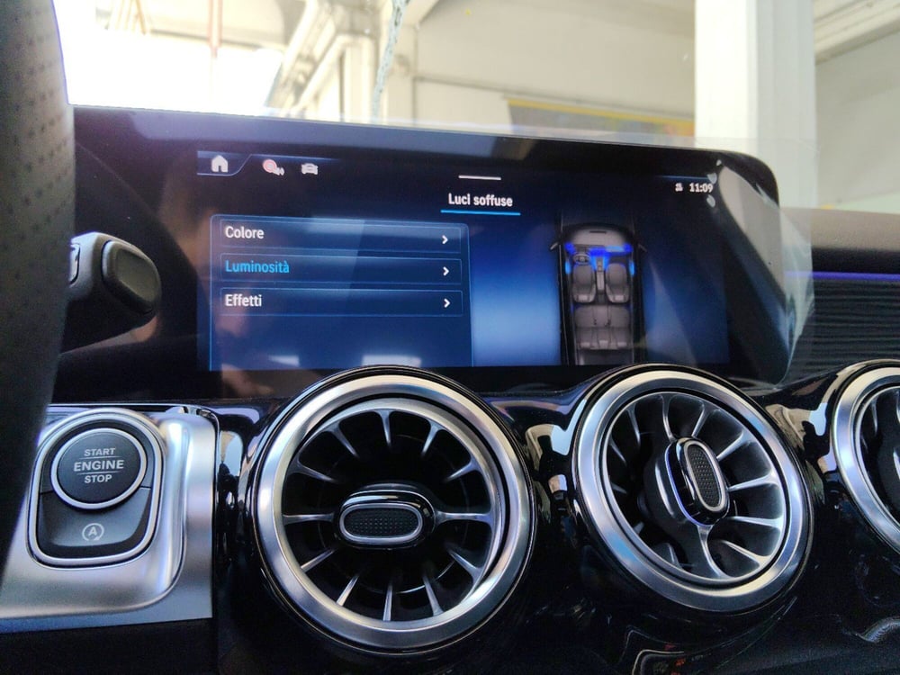 Mercedes-Benz GLB nuova a Pescara (20)
