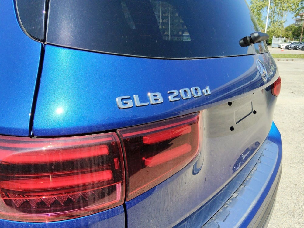 Mercedes-Benz GLB nuova a Pescara (5)