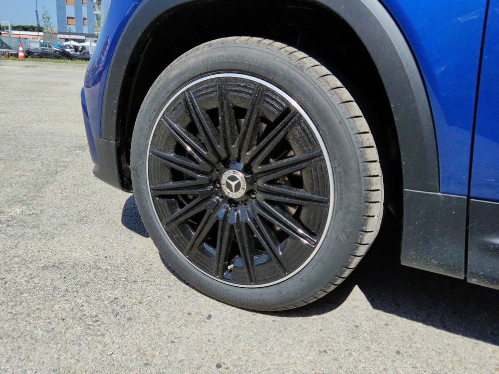 Mercedes-Benz GLB nuova a Pescara (8)