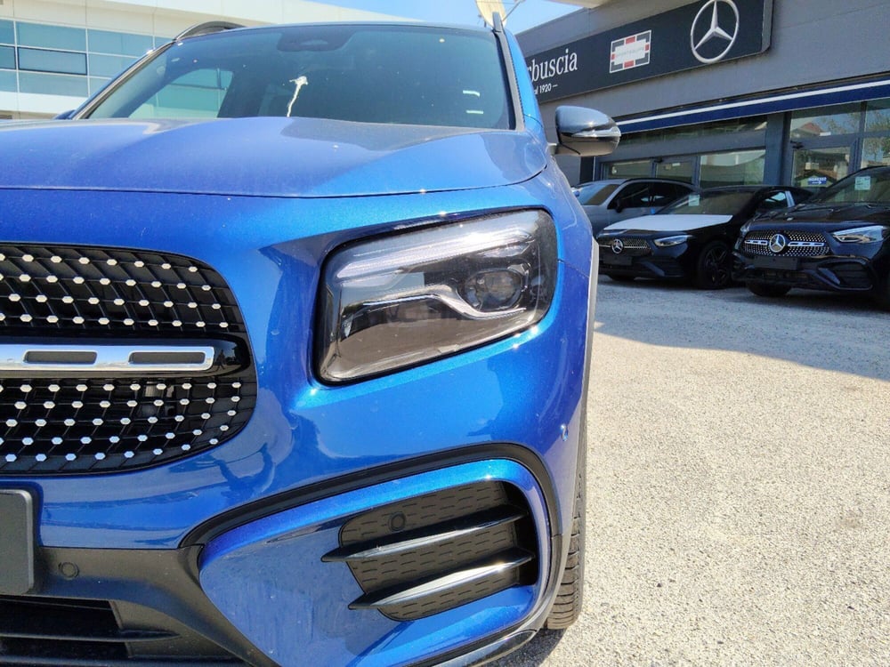 Mercedes-Benz GLB nuova a Pescara (9)