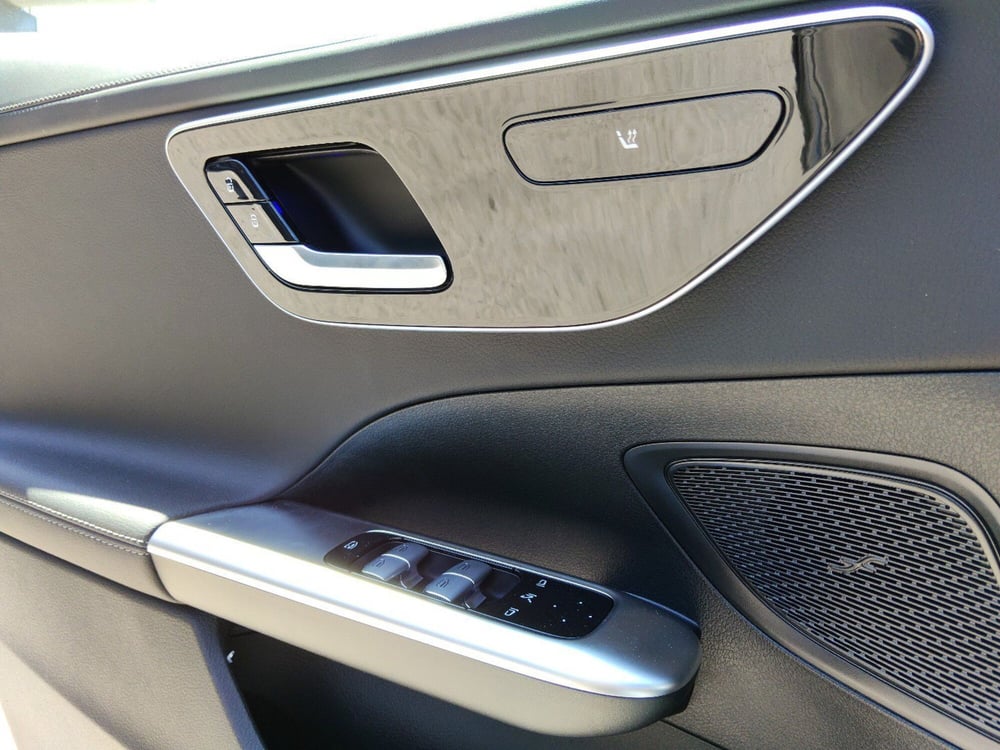 Mercedes-Benz Classe C nuova a Pescara (14)