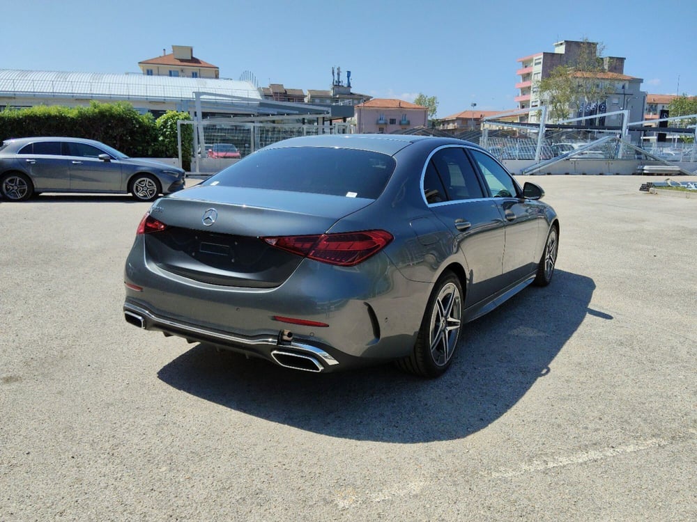 Mercedes-Benz Classe C nuova a Pescara (3)