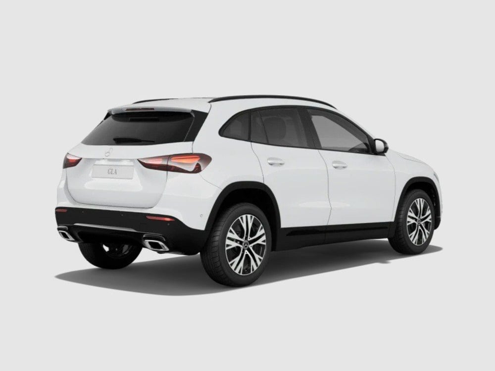 Mercedes-Benz GLA SUV nuova a Ancona (5)