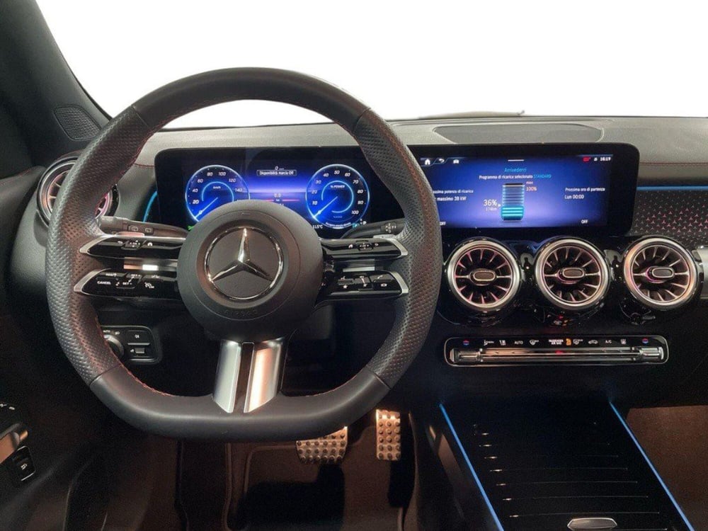 Mercedes-Benz EQB usata a Macerata (11)