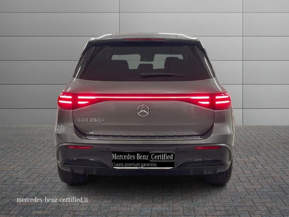 Mercedes-Benz EQB usata a Macerata (6)