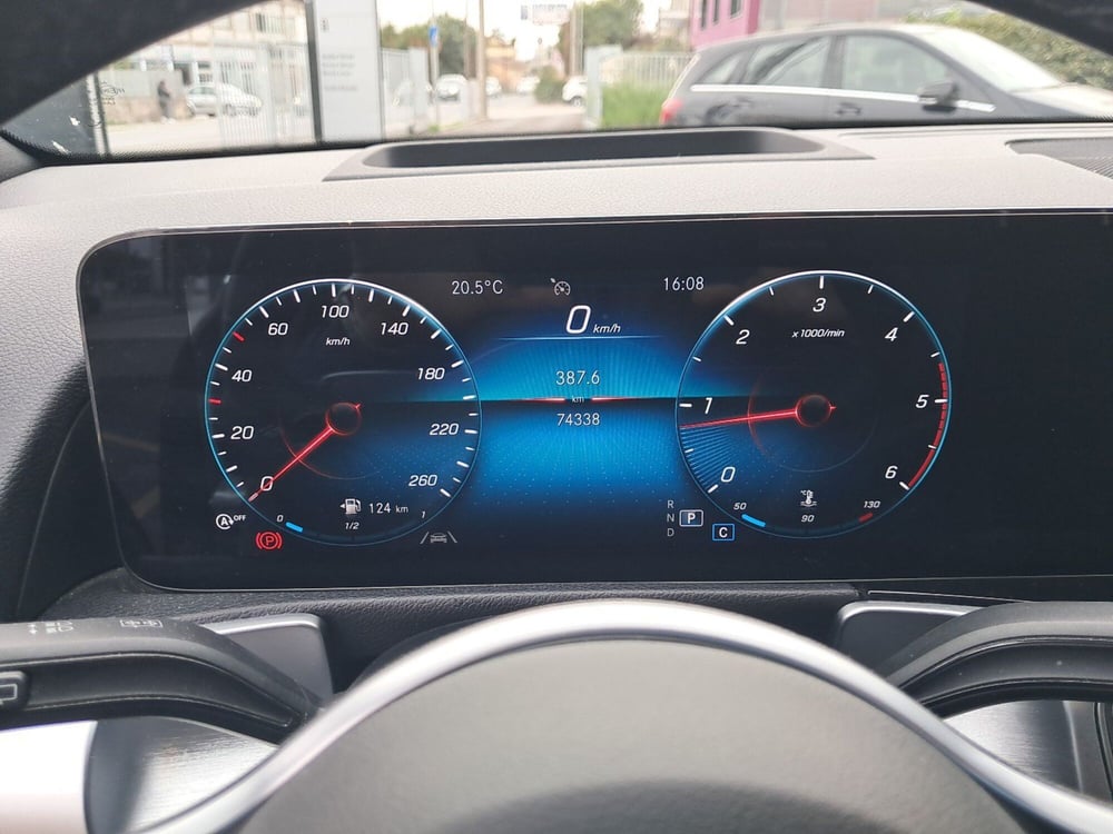 Mercedes-Benz GLB usata a Salerno (9)
