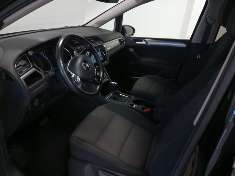Volkswagen Touran usata a Torino (11)