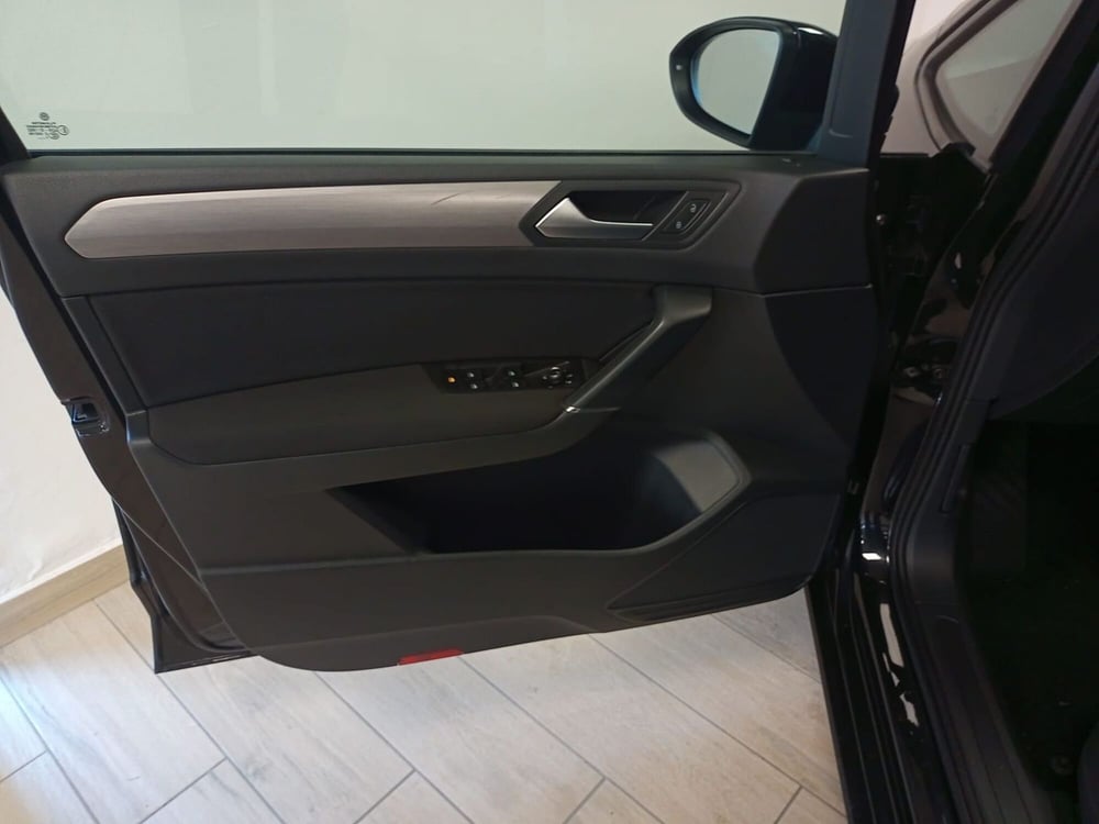 Volkswagen Touran usata a Torino (7)