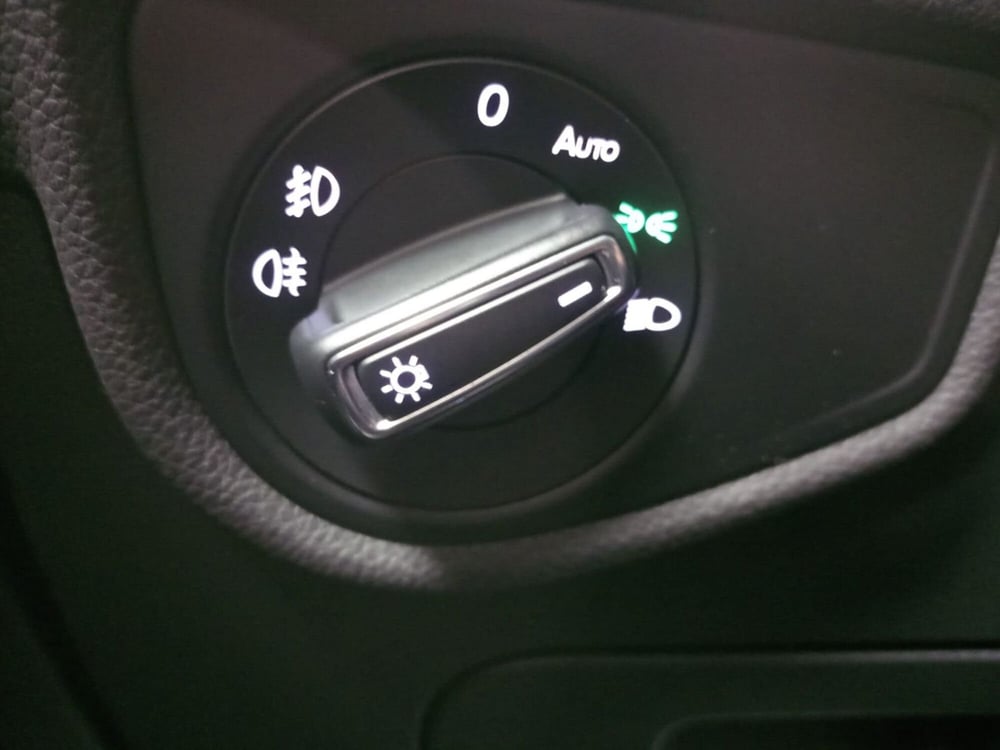 Volkswagen Touran usata a Torino (8)