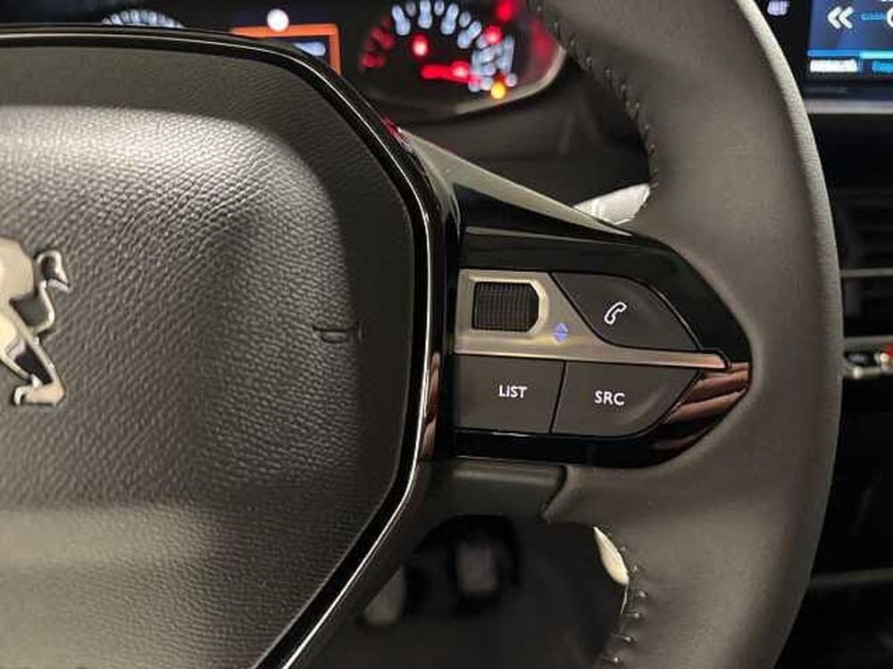 Peugeot 208 nuova a Napoli (17)