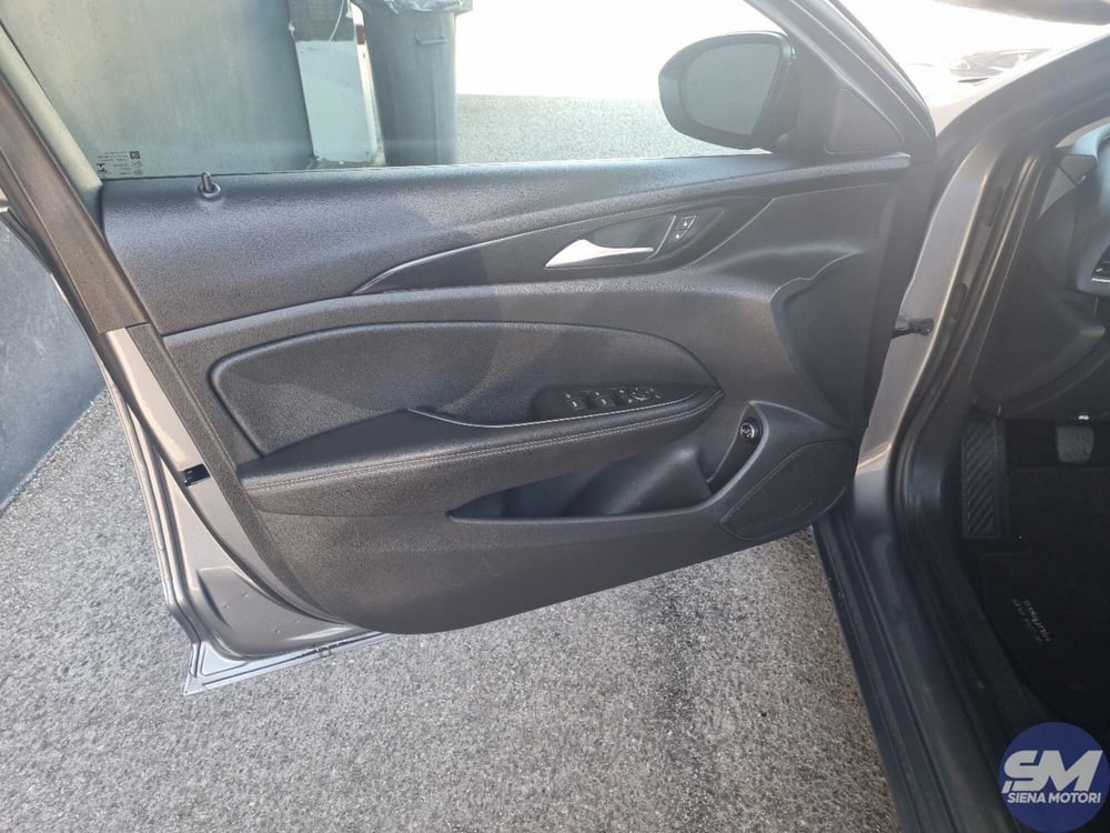 Opel Insignia Station Wagon usata a Siena (16)
