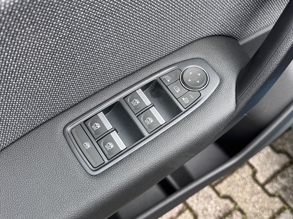 Renault Symbioz nuova a Pavia (10)