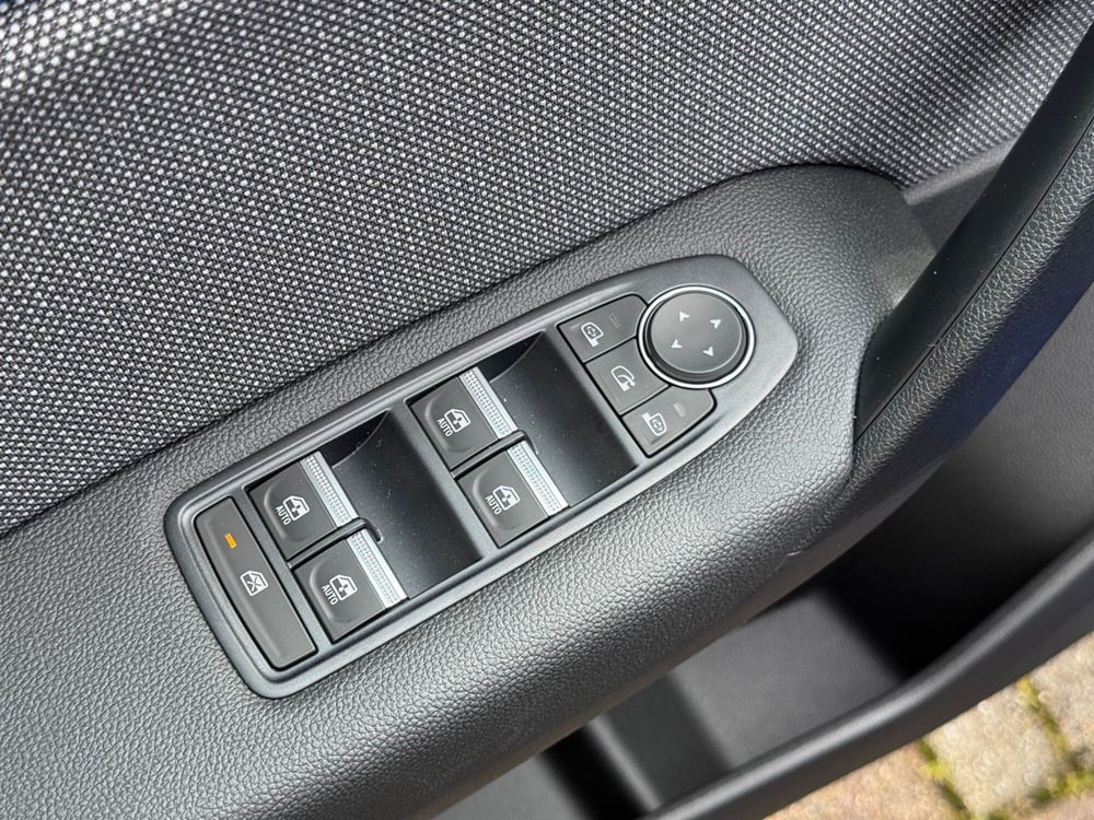 Renault Symbioz nuova a Pavia (8)