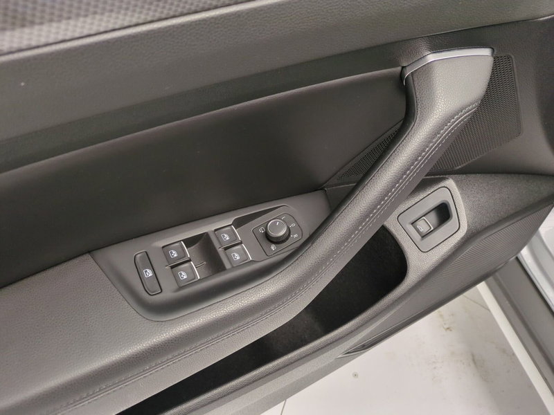 Volkswagen Passat Variant usata a Avellino (16)