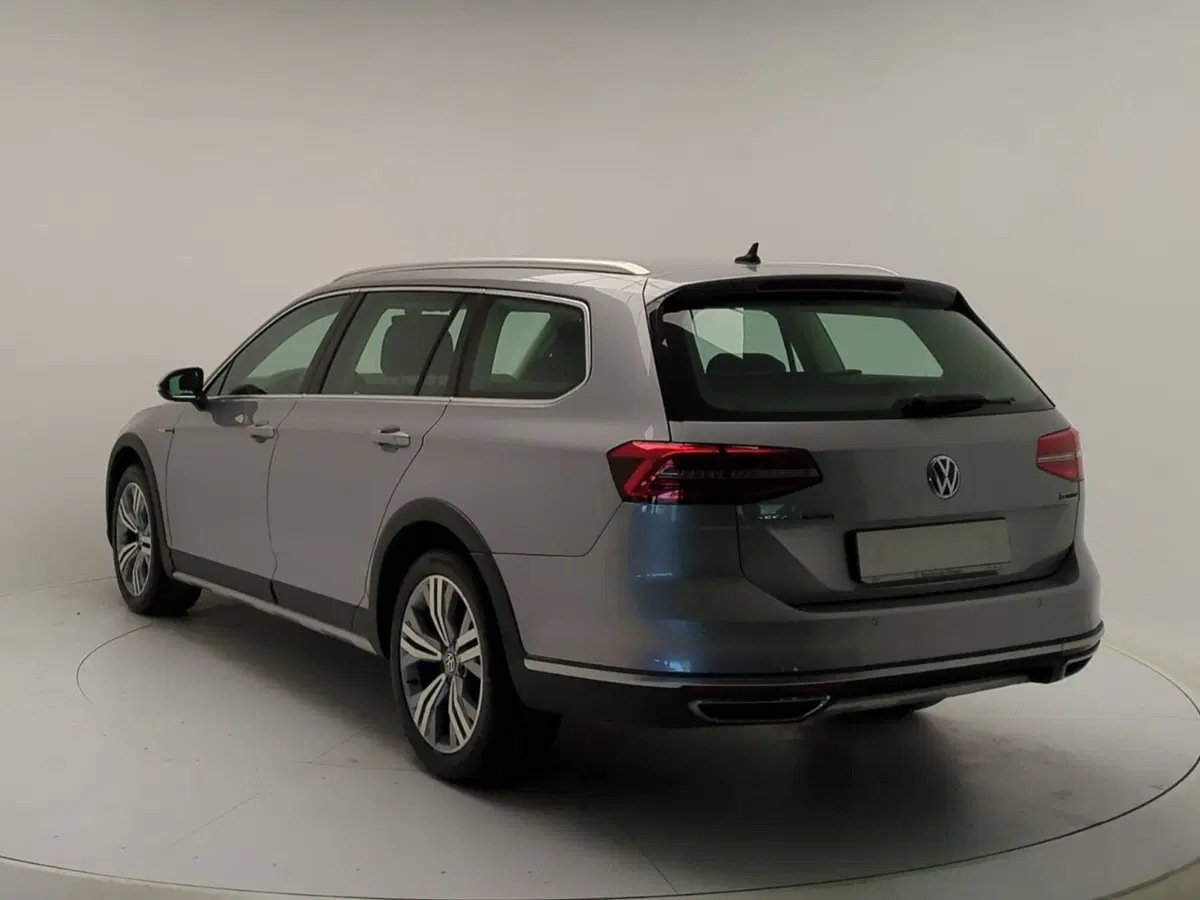 Volkswagen Passat Variant usata a Avellino (5)
