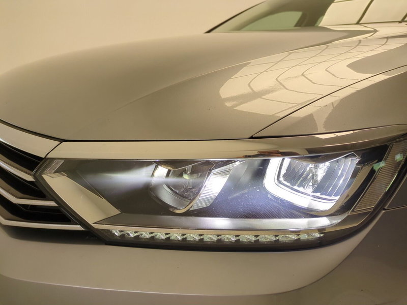 Volkswagen Passat Variant usata a Avellino (9)