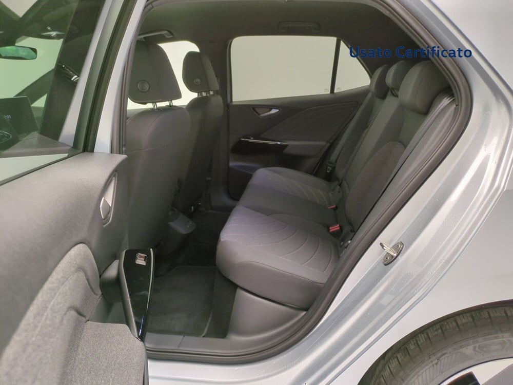 Volkswagen ID.3 nuova a Avellino (16)