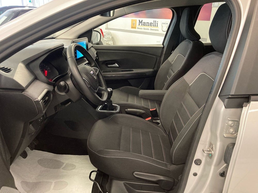 Dacia Jogger usata a Brescia (14)