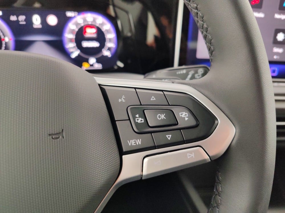 Volkswagen Golf Variant nuova a Massa-Carrara (14)