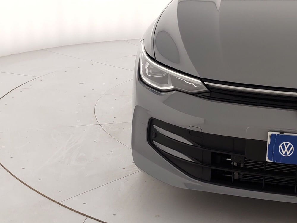 Volkswagen Golf Variant nuova a Massa-Carrara (5)