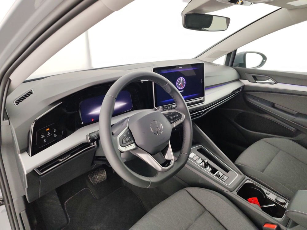 Volkswagen Golf Variant nuova a Massa-Carrara (8)