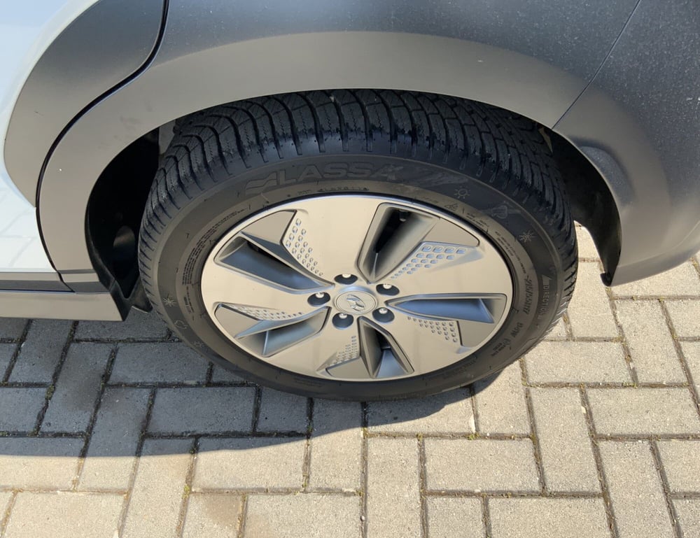 Hyundai Kona usata a Perugia (8)