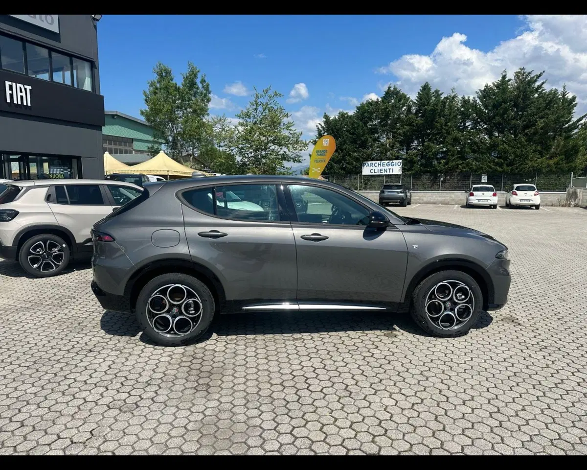 Alfa Romeo Tonale nuova a Lucca (8)