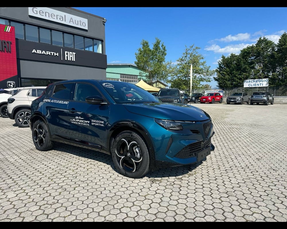Alfa Romeo Junior nuova a Lucca