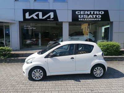 Toyota Aygo 1.0 12V VVT-i 5 porte Now Connect del 2011 usata a Brescia