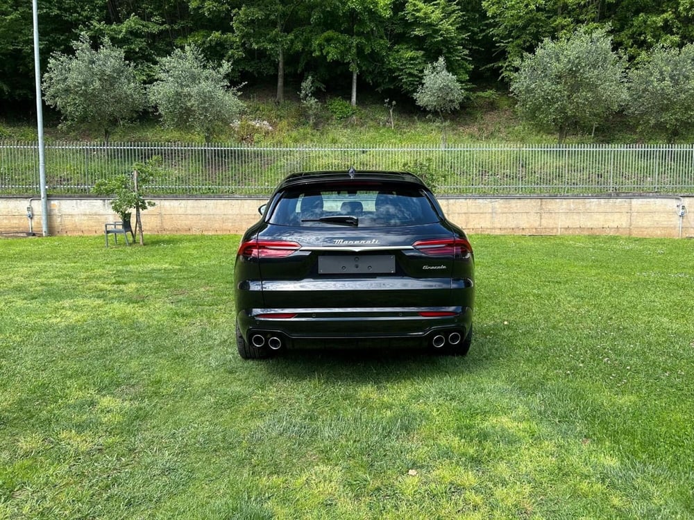 Maserati Grecale nuova a Salerno (12)